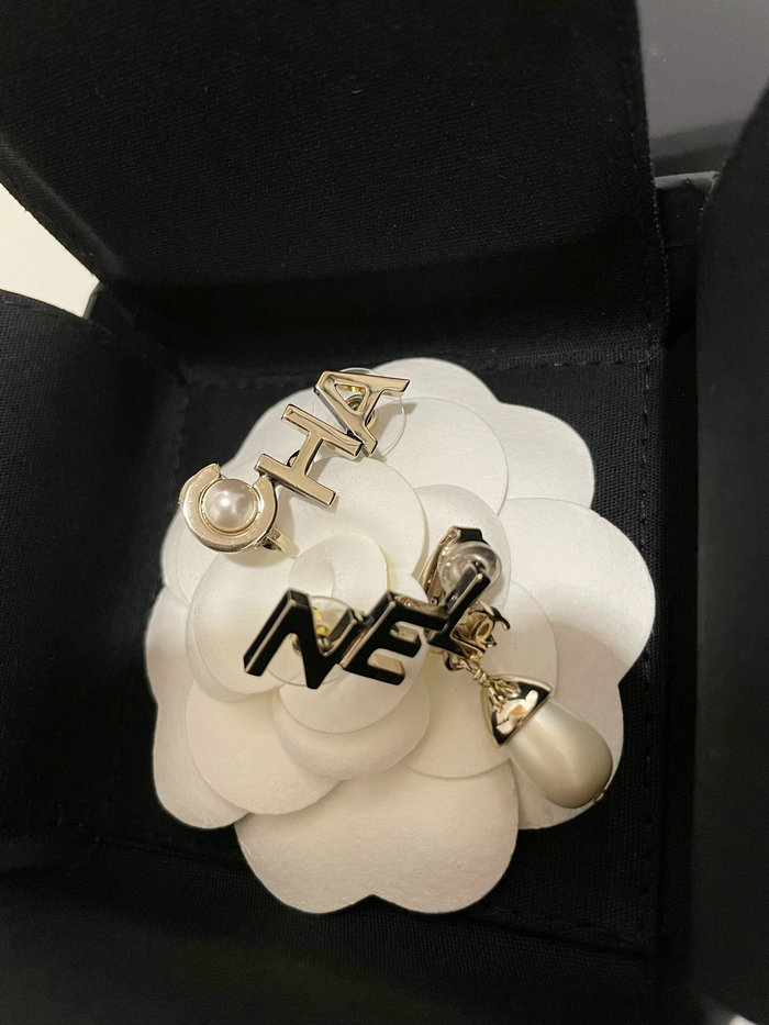 Chanel Earrings CE18