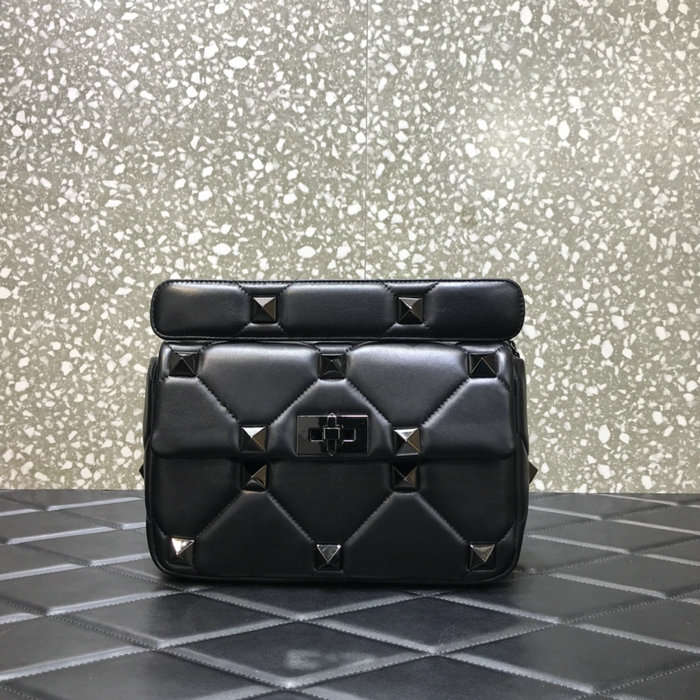 Valentino Medium Roman Black Stud The Shoulder Bag Black VM1189