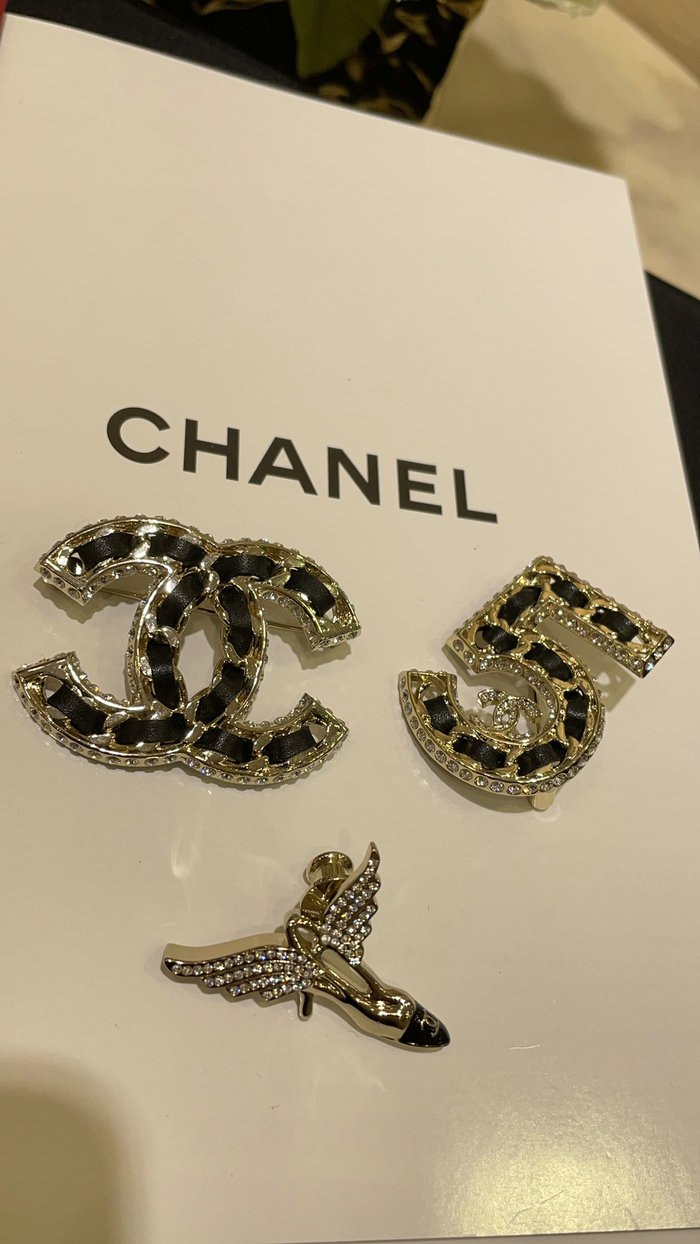 Chanel Brooch CR01