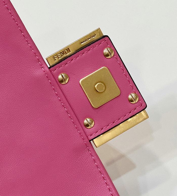 Fendi Baguette Mini leather bag Pink F0191S