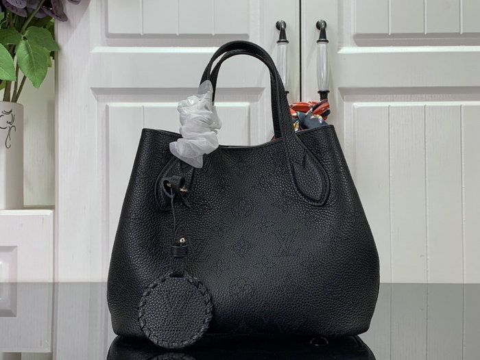 Louis Vuitton Blossom PM Black M21909