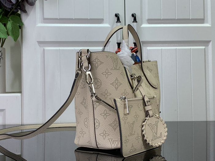 Louis Vuitton Blossom PM Cream M21909