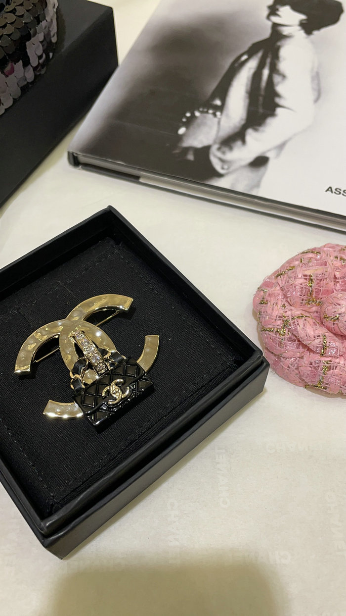 Chanel Brooch CR02