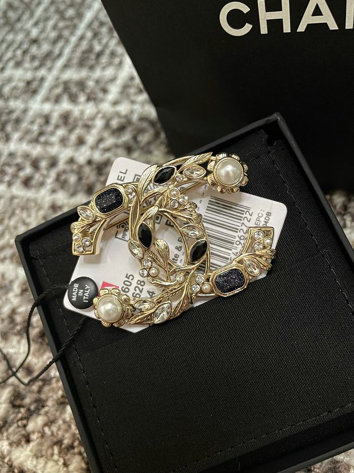 Chanel Brooch CR04