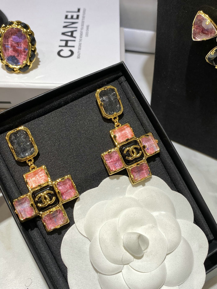 Chanel Brooch CR08