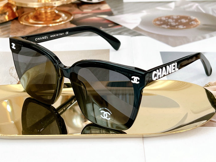 Chanel Sunglasses SCH5421