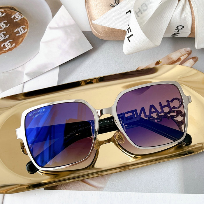 Chanel Sunglasses SCH5432