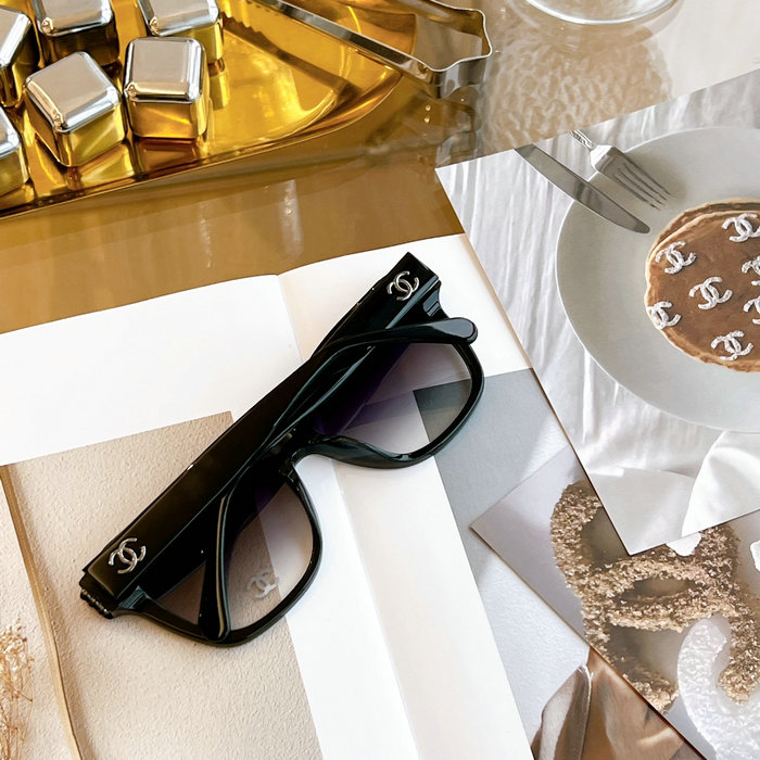 Chanel Sunglasses SCH5482