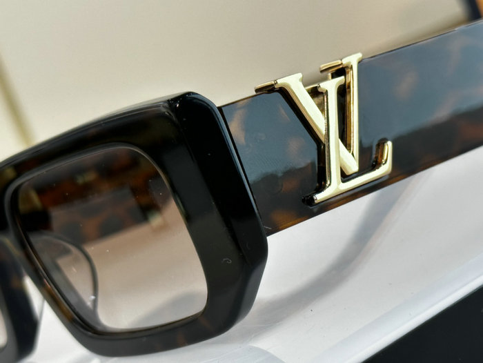 Louis Vuitton Sunglasses LZ2316U