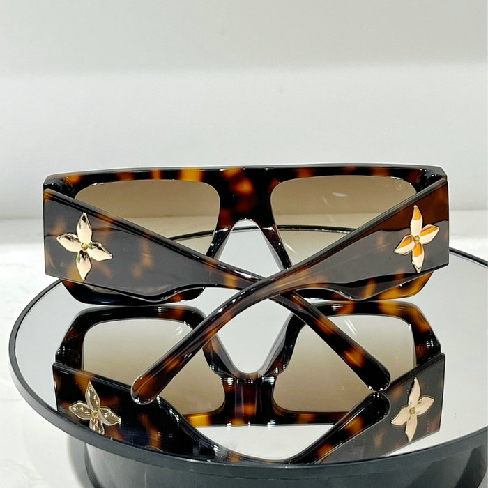 Louis Vuitton Sunglasses SZ2615W