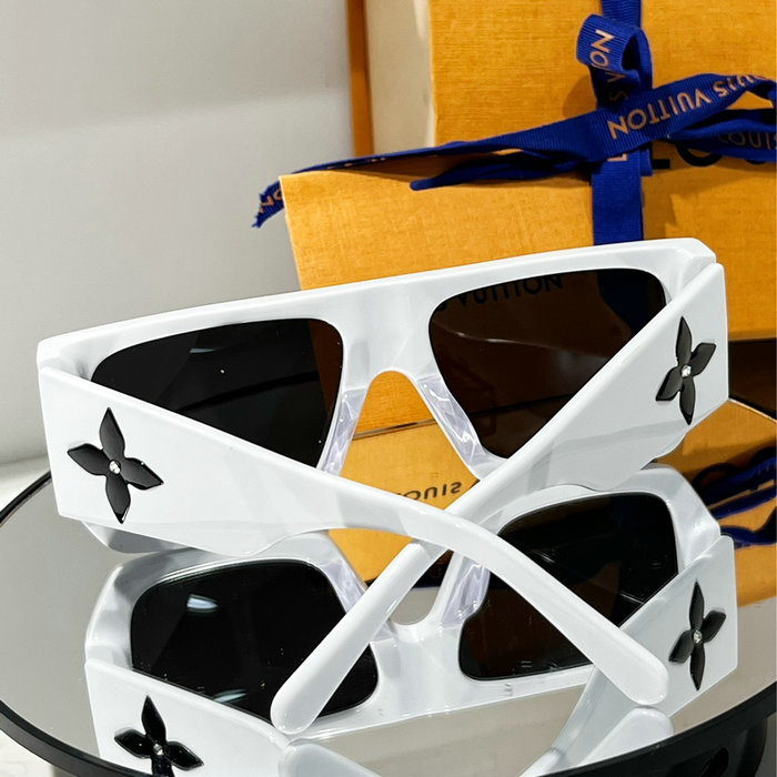 Louis Vuitton Sunglasses SZ2615W