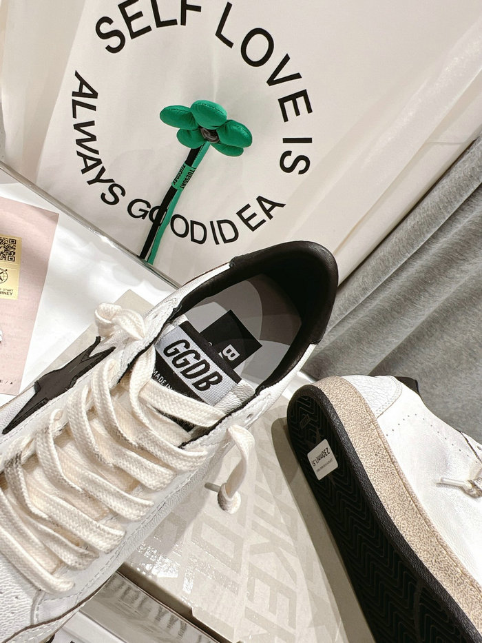 Golden Goose Calfskin Sneakers GGS03171