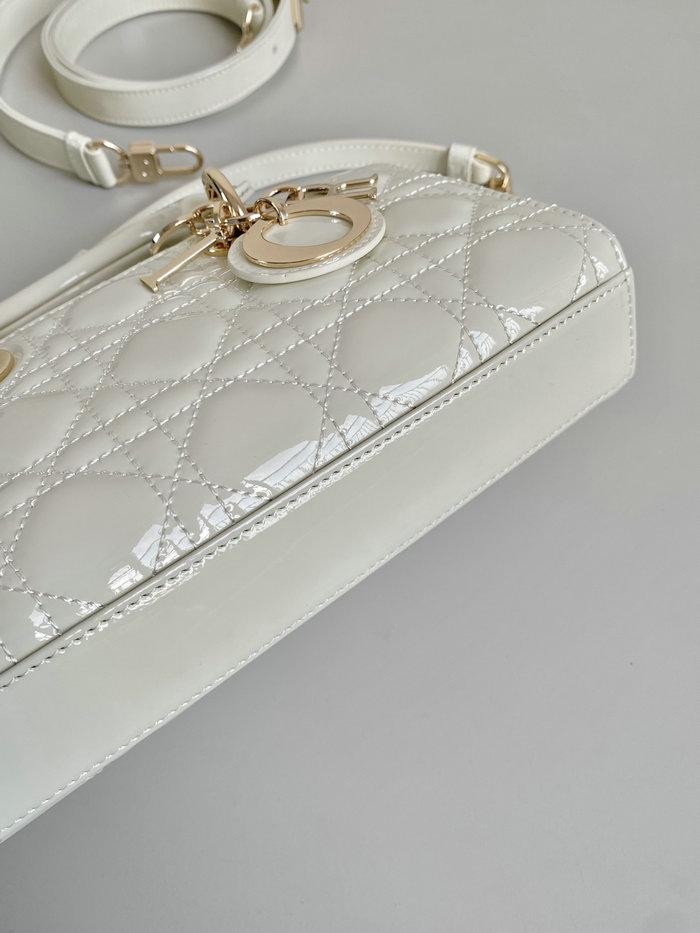 Small LADY Patent D-JOY BAG White D3380