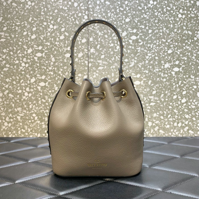 Valentino Garavani Rockstud bucket bag Grey V0319