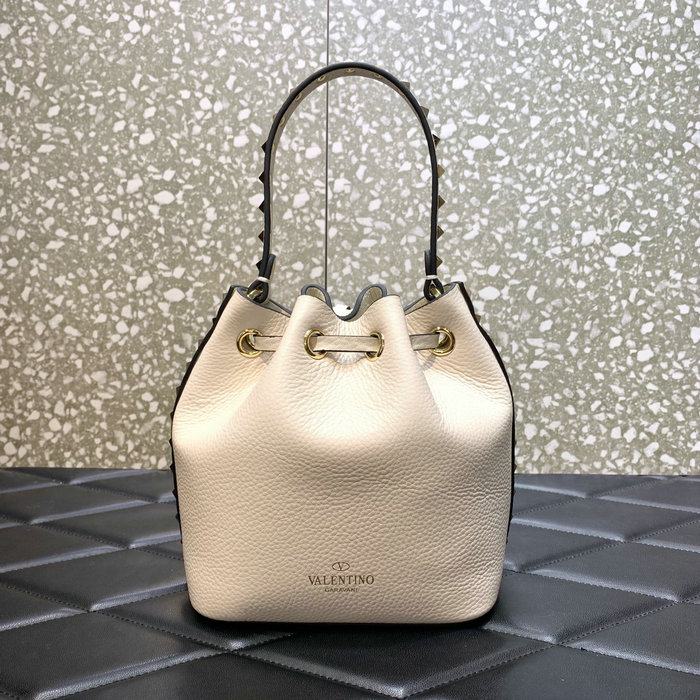 Valentino Garavani Rockstud bucket bag White V0319