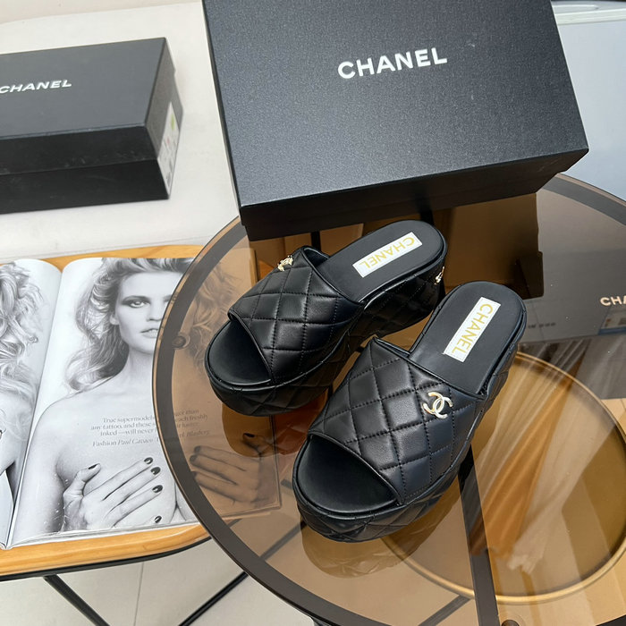 Chanel Slides CS04045