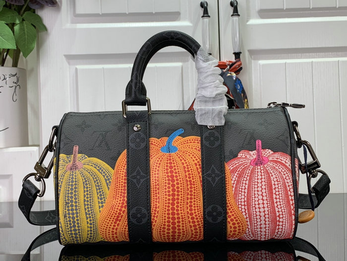 LV x YK Keepall 25 M46437