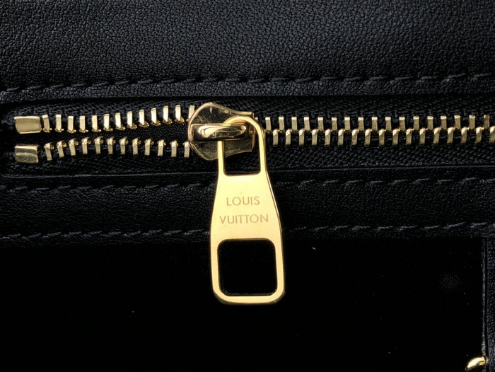 Louis Vuitton Capucines BB Bag M20373