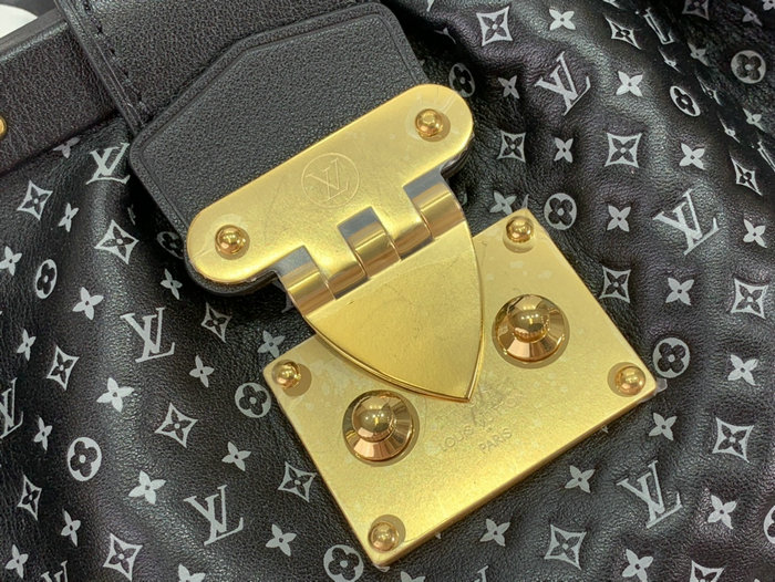 Louis Vuitton Monogram Clutch Black M22326