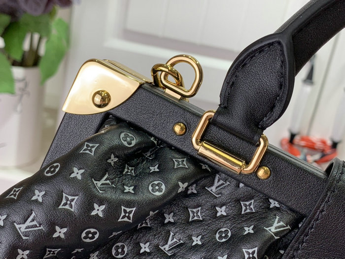 Louis Vuitton Monogram Clutch Black M22326