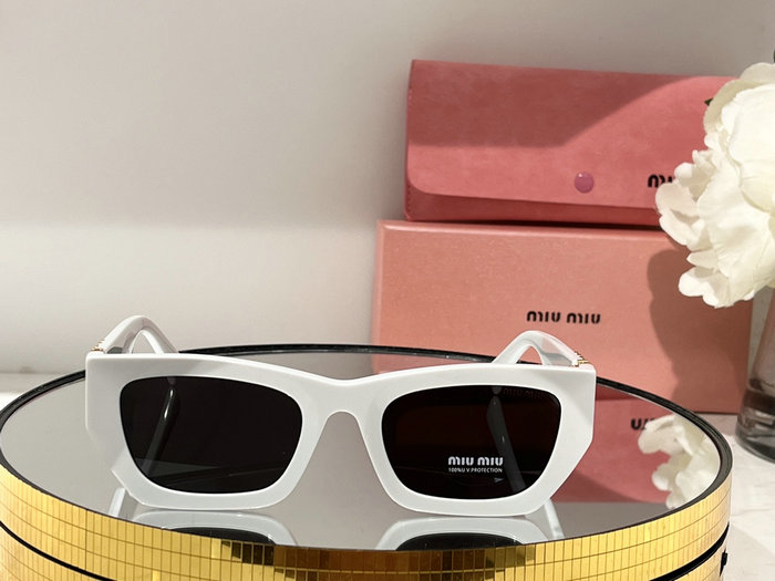 Miu Miu Sunglasses MSG04031