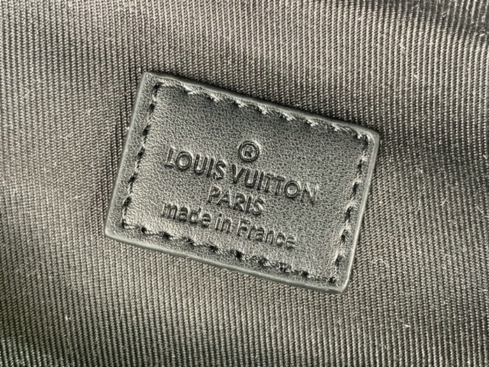 Louis Vuitton Discovery Bumbag M21427