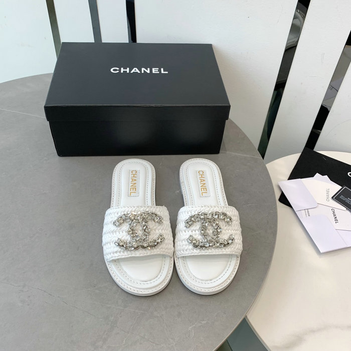 Chanel Slides SDC043001