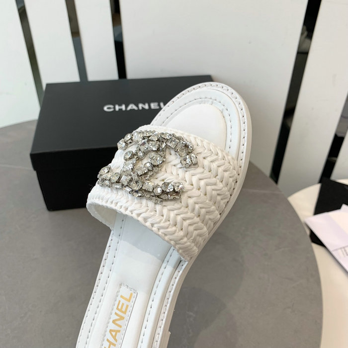 Chanel Slides SDC043001