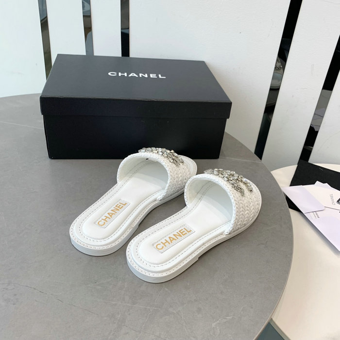 Chanel Slides SDC043001