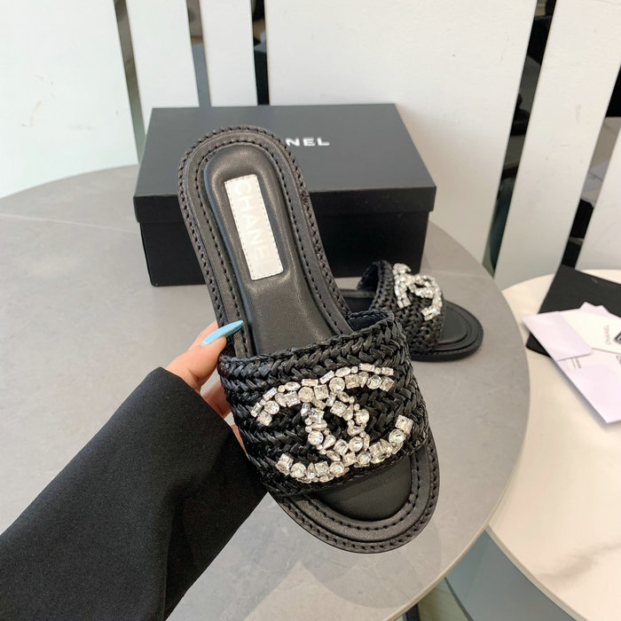 Chanel Slides SDC043002