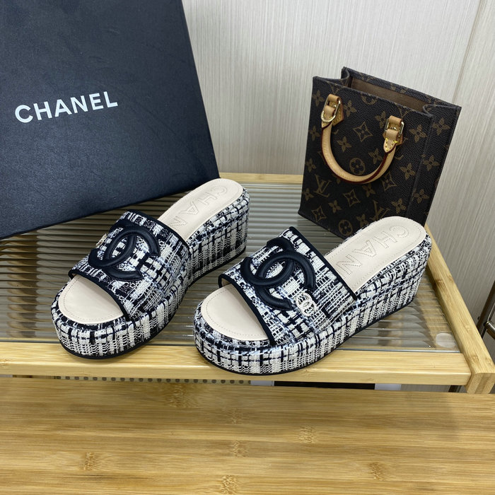 Chanel Slides SNC042701