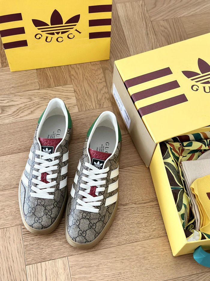 Gucci Sneakers SNG042701