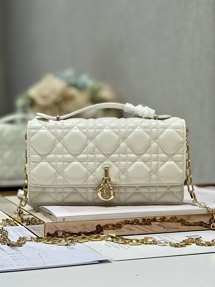 MISS DIOR MINI BAG White D0980