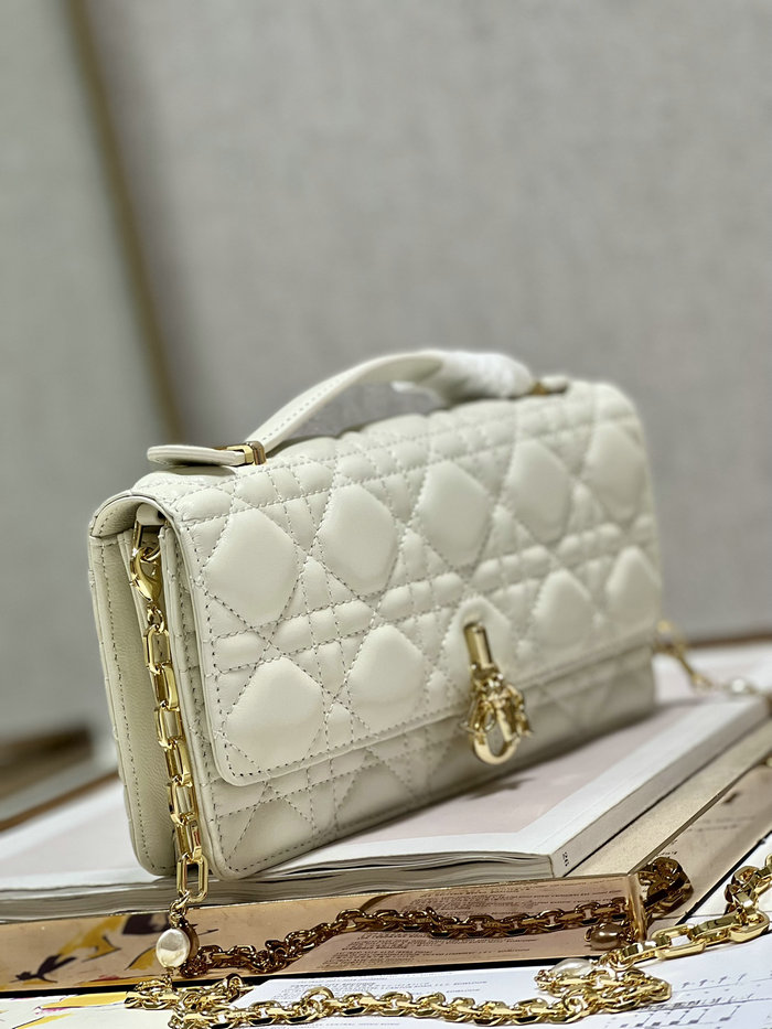 MISS DIOR MINI BAG White D0980