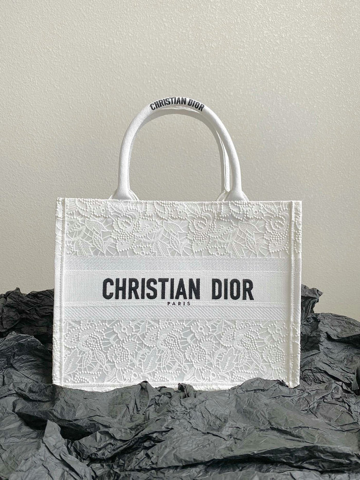 Medium Dior Or Dior Book Tote White M1296