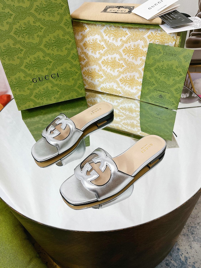 Gucci Cut Leather Interlocking G Sandals Silver SNG051402