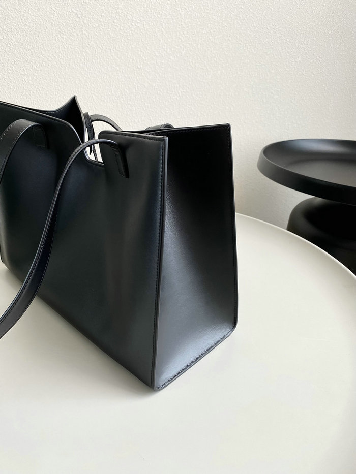 Celine Cabas 16 In Smooth Calfskin Black C35309