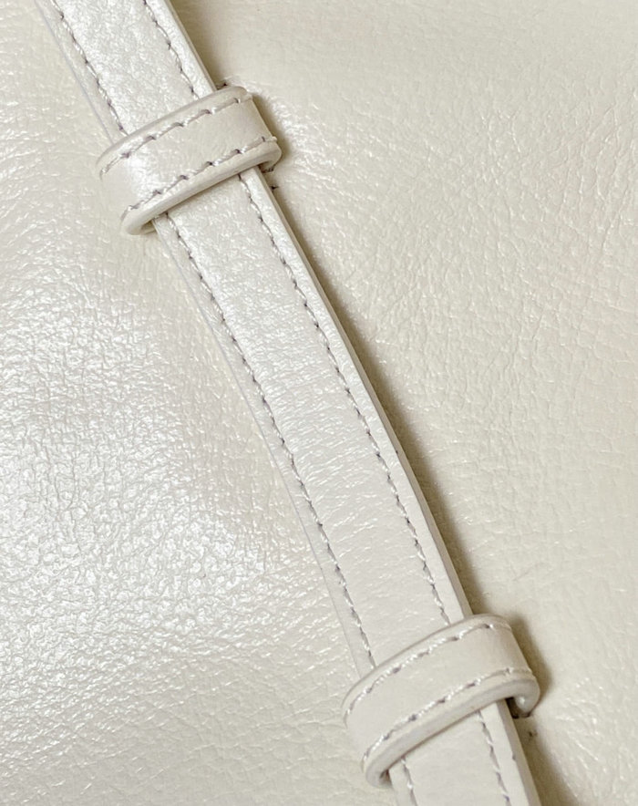 Givenchy Medium Voyou bag White BB50