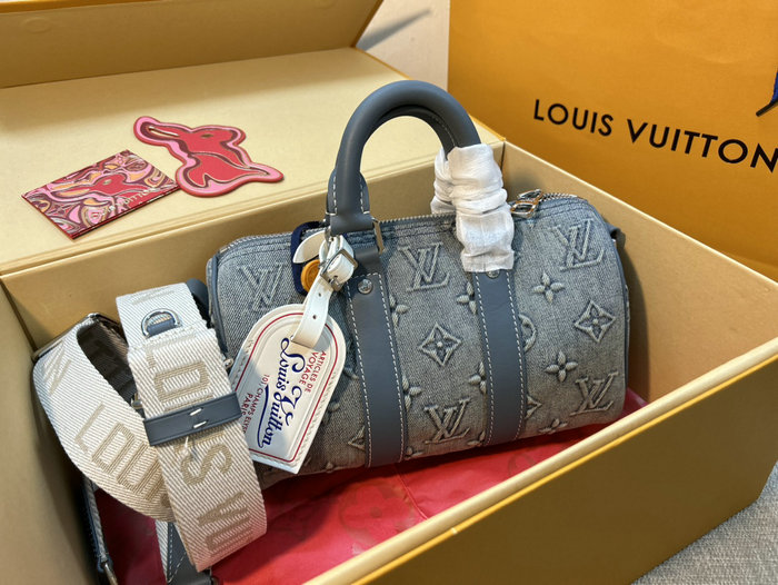 Louis Vuitton Keepall Bandouliere 25 M22762