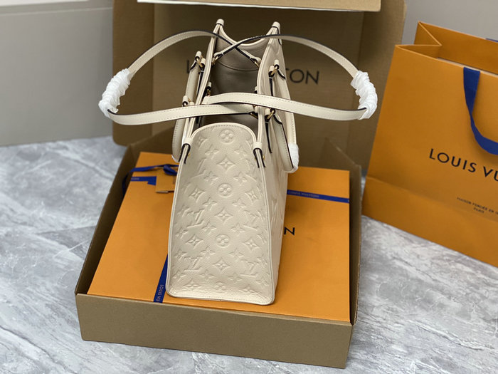 Louis Vuitton OnTheGo MM Cream M46531