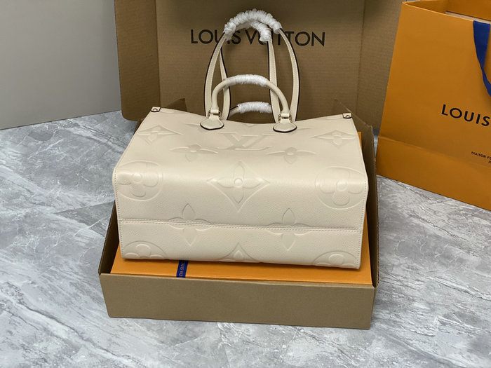 Louis Vuitton OnTheGo MM Cream M46531