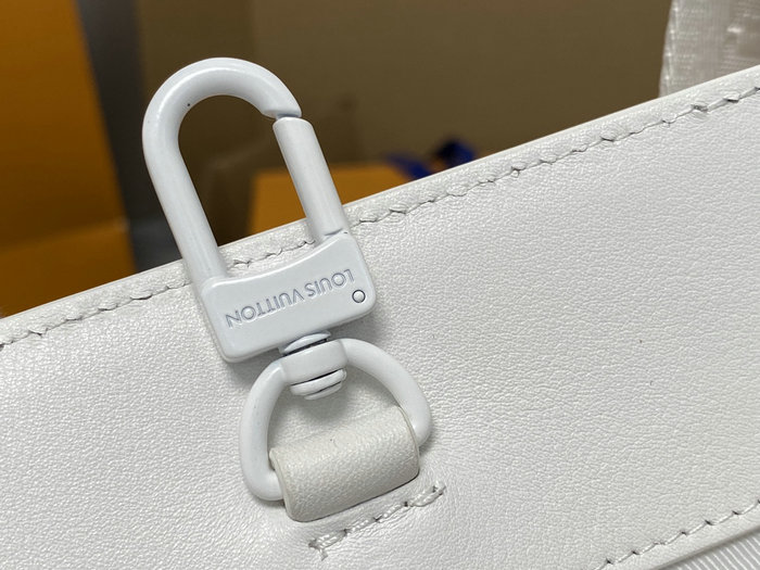 Louis Vuitton Sac Plat White M21841