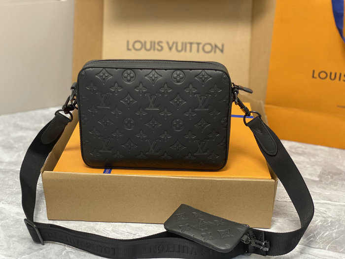 Louis Vuitton Trio Messenger Black M46604