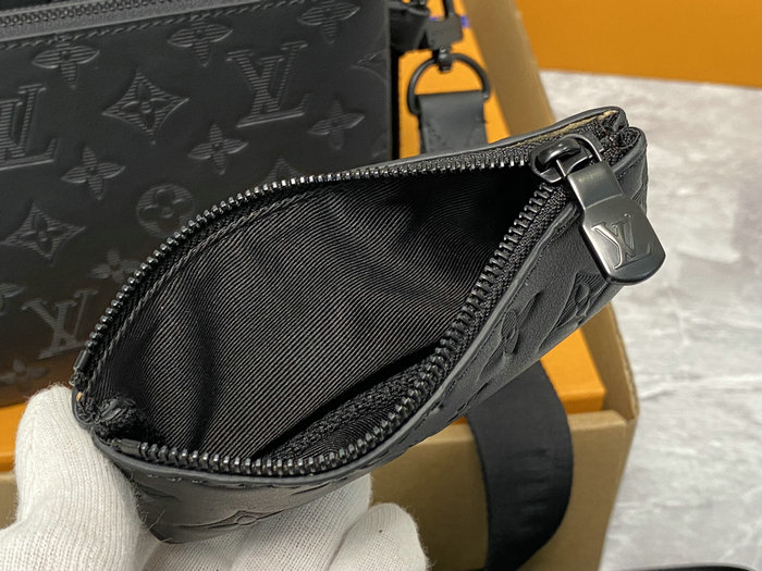 Louis Vuitton Trio Messenger Black M46604