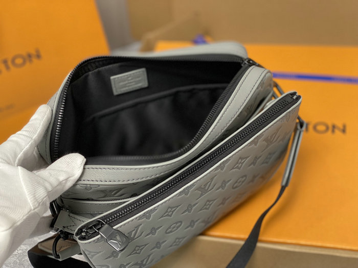 Louis Vuitton Trio Messenger Grey M46604