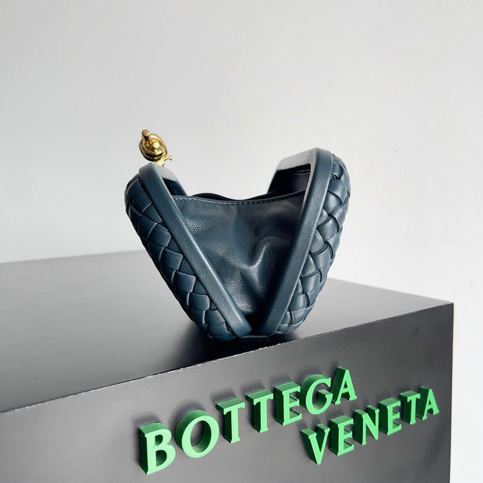 Bottega Veneta Classic Knot Clutch Blue B717622