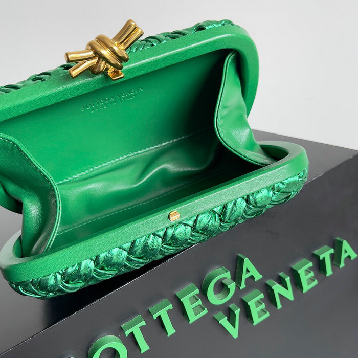 Bottega Veneta Knot Clutch Shiny Green B717622