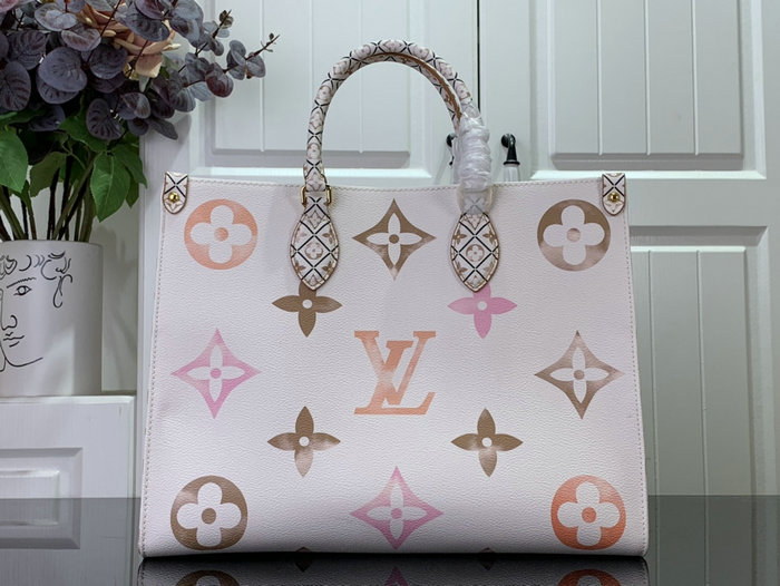 Louis Vuitton OnTheGo MM M22975