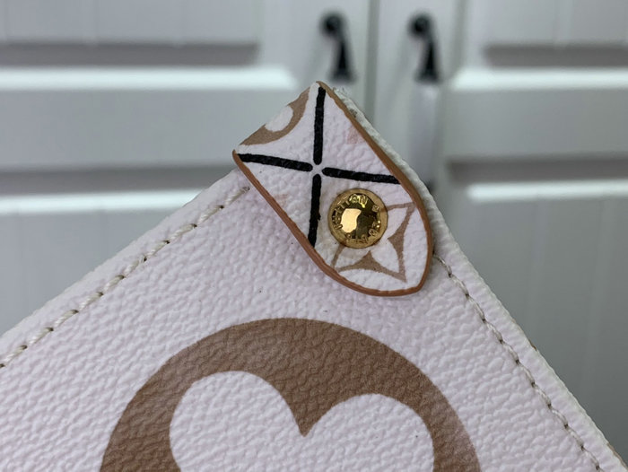 Louis Vuitton OnTheGo MM M22975