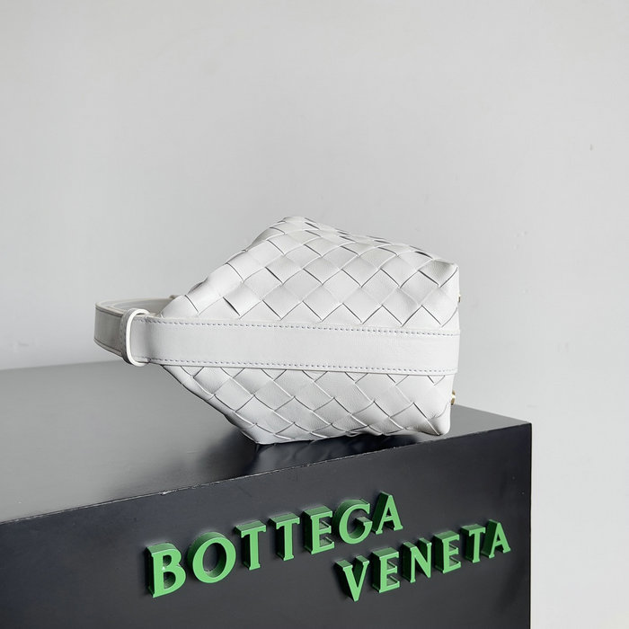 Bottega Veneta Intreccio Leather Toiletry Bag White B754443